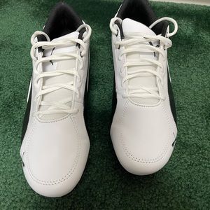 Puma sneakers men’s size 10 brand new.